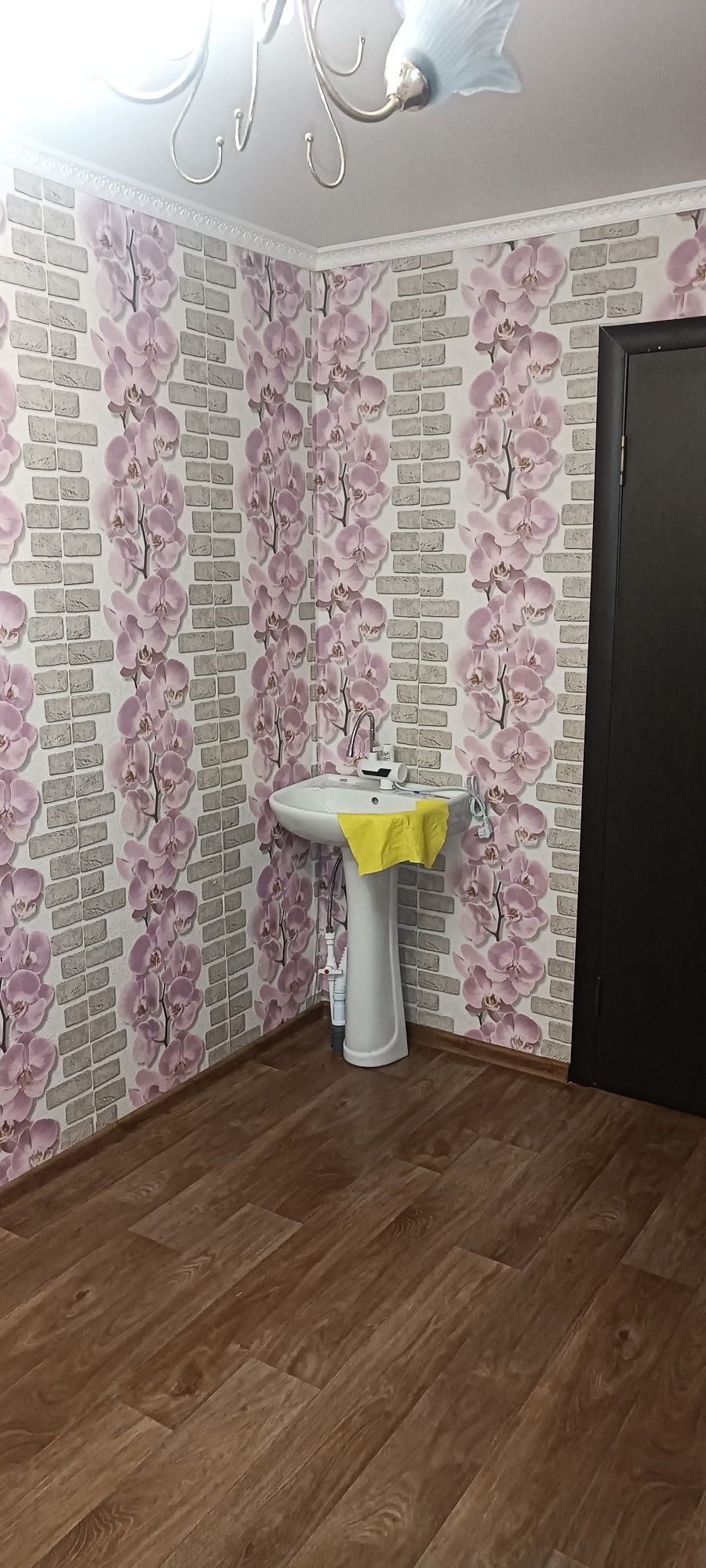 Продам комнату в общежитии секционного типа.
