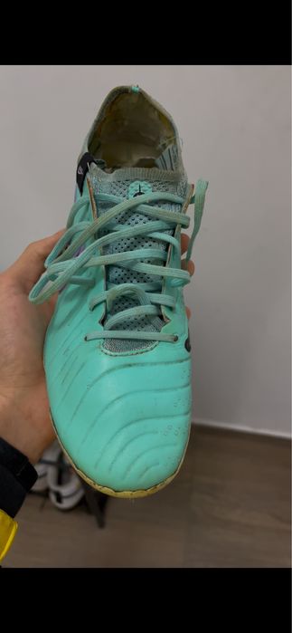 Vand ghete Nike Tempo Acc