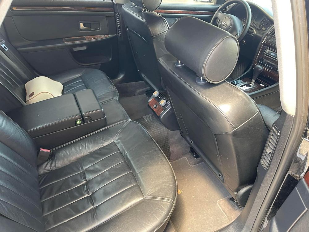 Audi A8 1999година