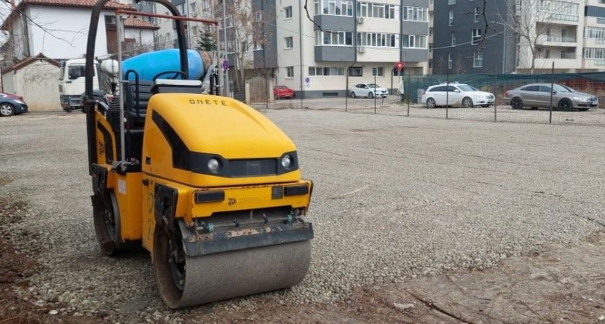 Închiriez Manitou,Buldoxcavator,,Cilindru Compactor. Basculanta 3,5