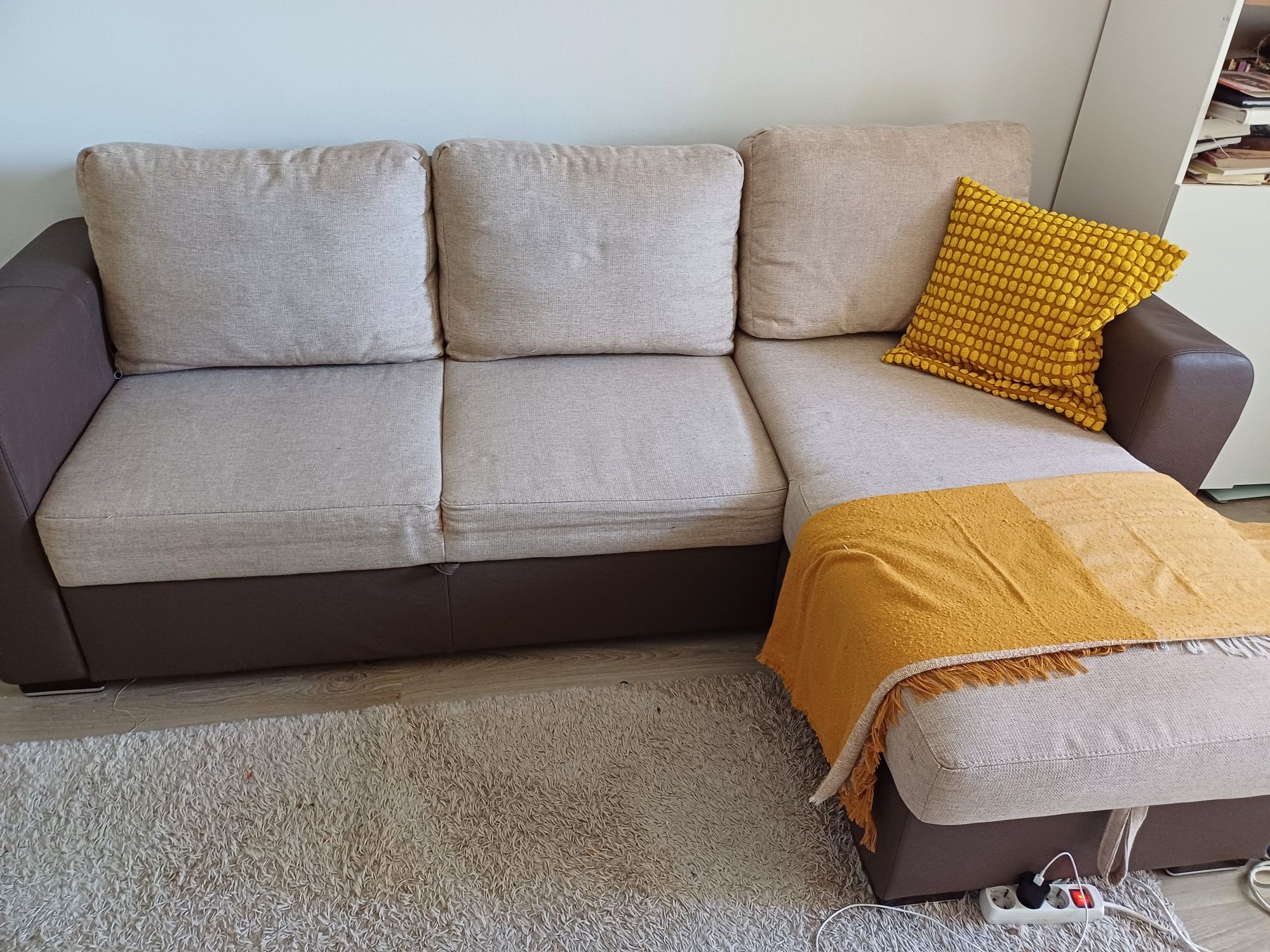 Canapea extensibila de 3 locuri