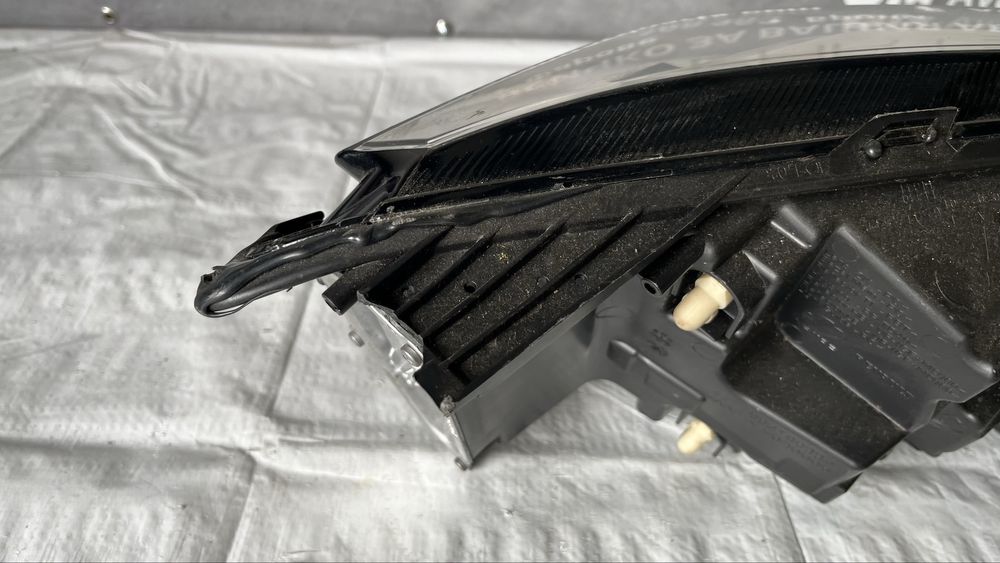 2 броя ляв фар Dacia Sandero 3 2020-