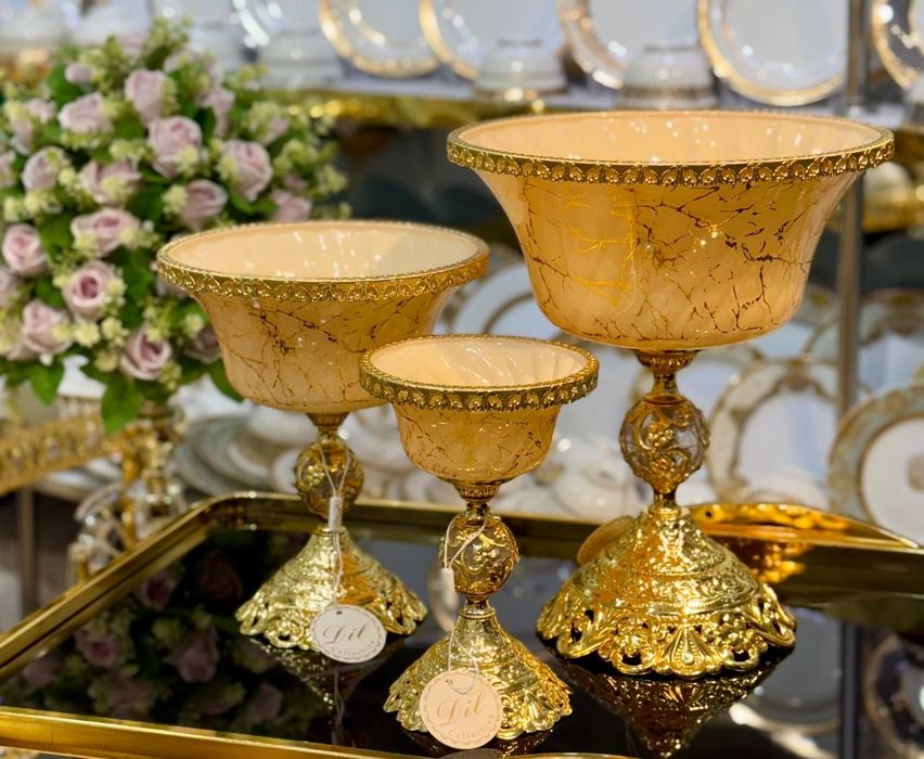 Набор декоративных чаш из мрамора и золота premium