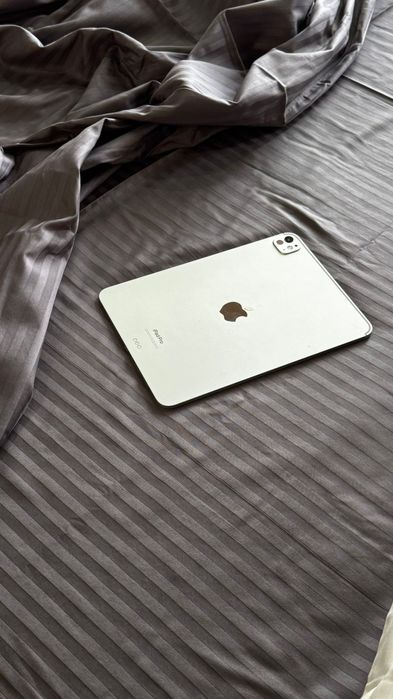 Продам iPad Pro 11, 2024 г., 8/512гб