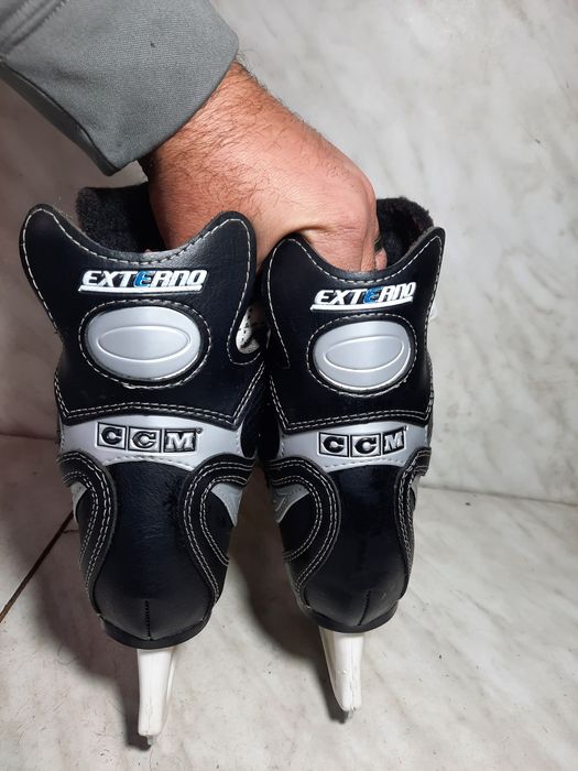 Patine hochei hochey 654 CCM marime 35 (22,5  cm) impecabile
