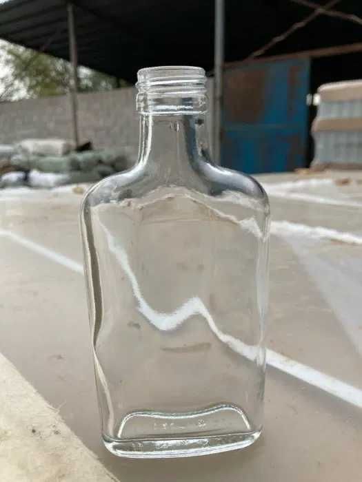 Новые стеклянные бутылки из завода все виды оптом Гуала резьба, крышки