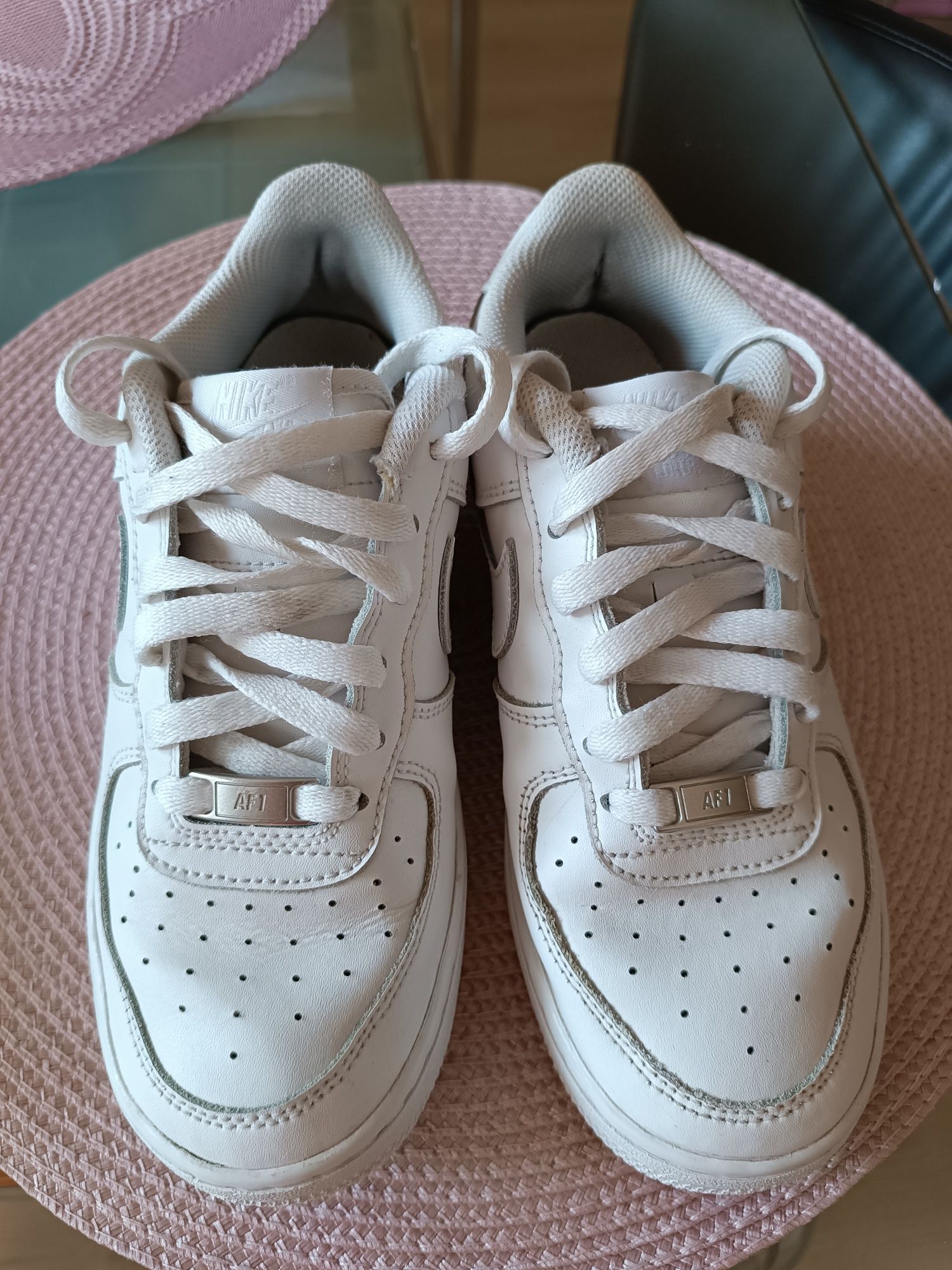 Nike Air Force 37.5