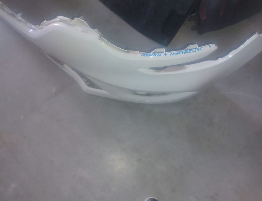 Bară față Megan 4 non Facelift