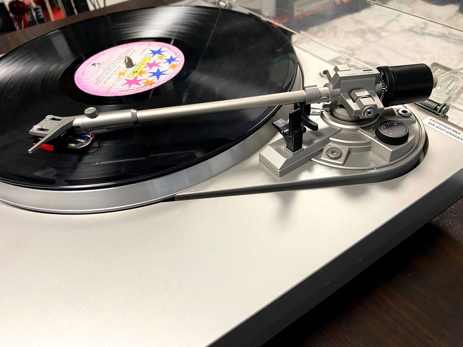 Добър грамофон Onkyo