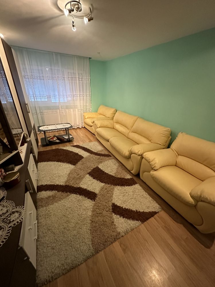 Vand apartament cu 2 camere