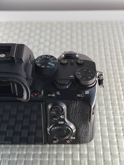 Sony A7iii безогледален фотоапарат + подаръци