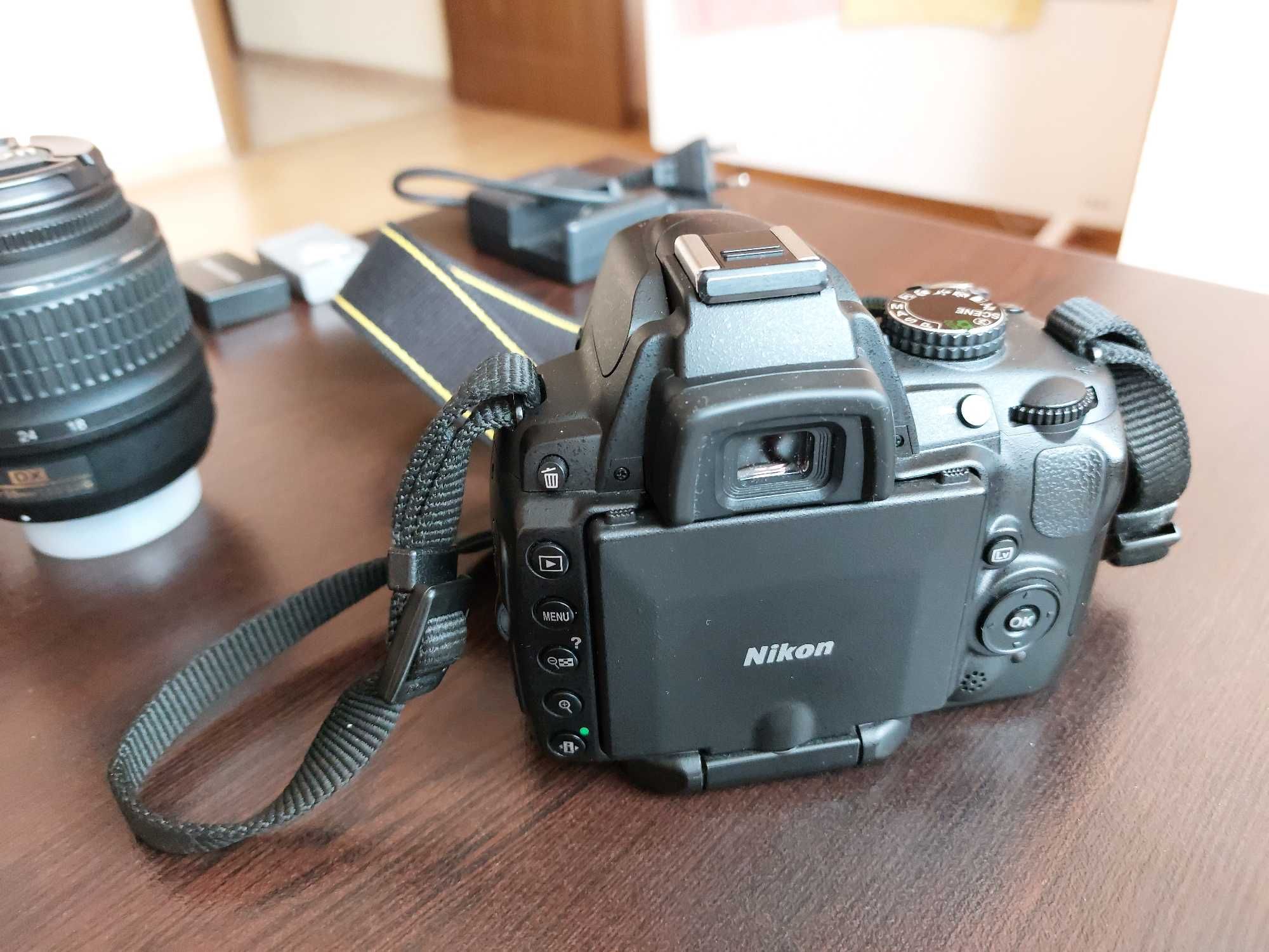 Фотоапарат Nikon D5000 с два обектива
