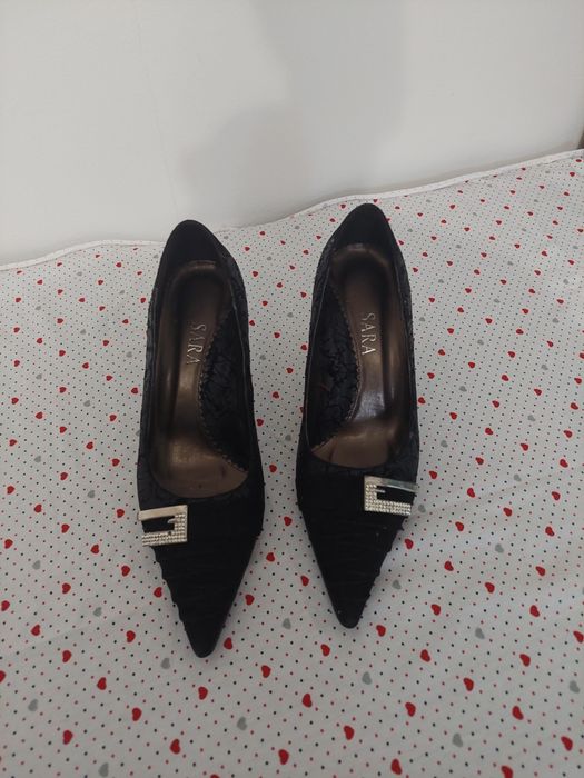 Pantofi de dama și barbat din piele