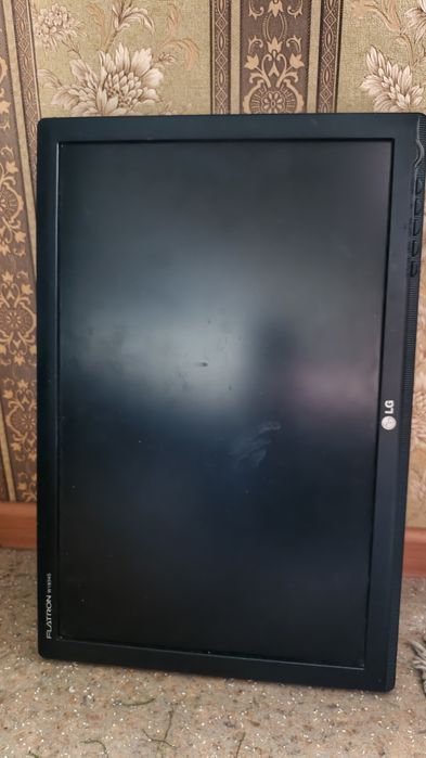 Продам монитор LG