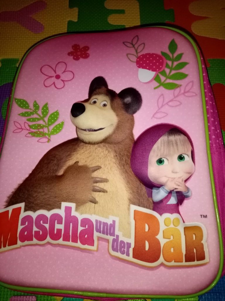 Ghiozdan Monster High și Masha si Ursul