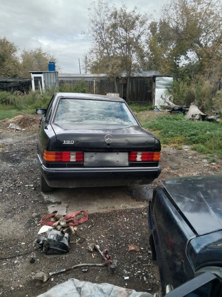 Продается мерс 180