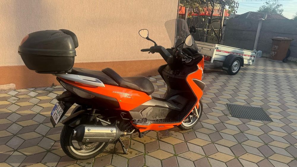 Scuter Malaguti Madison 3 250