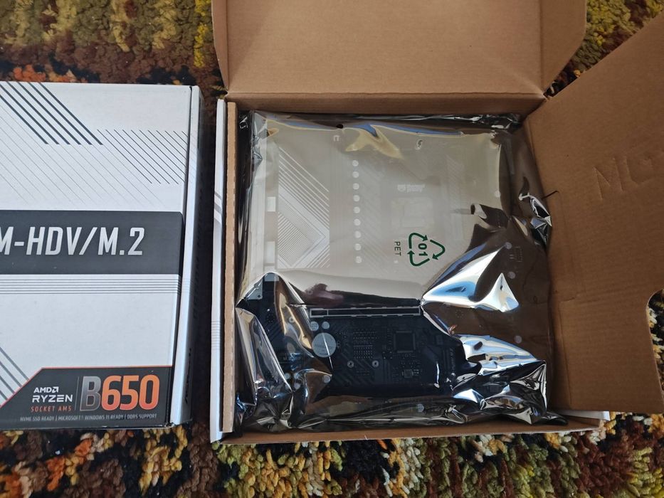 kit Ryzen 9950x + placa de baza Asrock