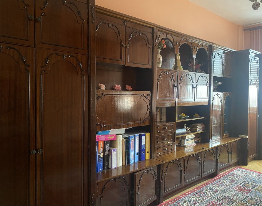 Mobilă din anii ‘80 ,,Păunița”, recondiționată