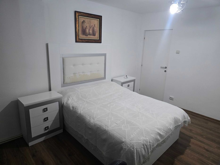 Inchiriez apartament 3 camere Piata mare - regim hotelier