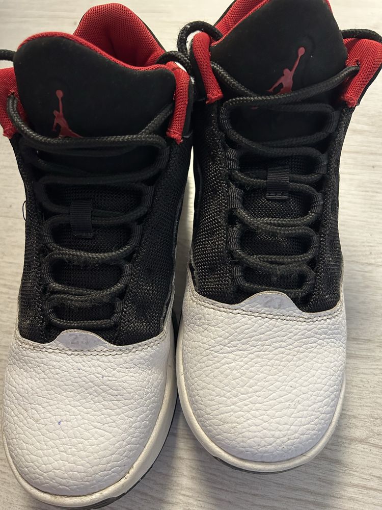 Маратонки Jordan 38,5