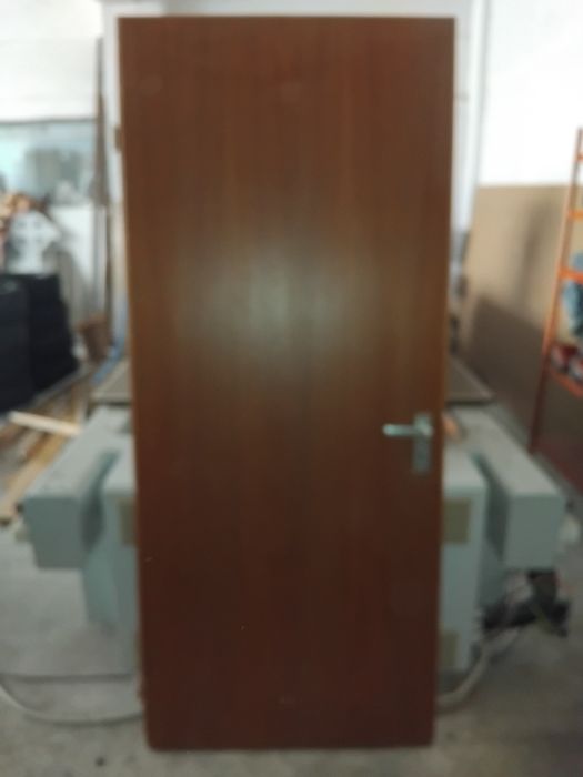 Usi din lemn de stejar