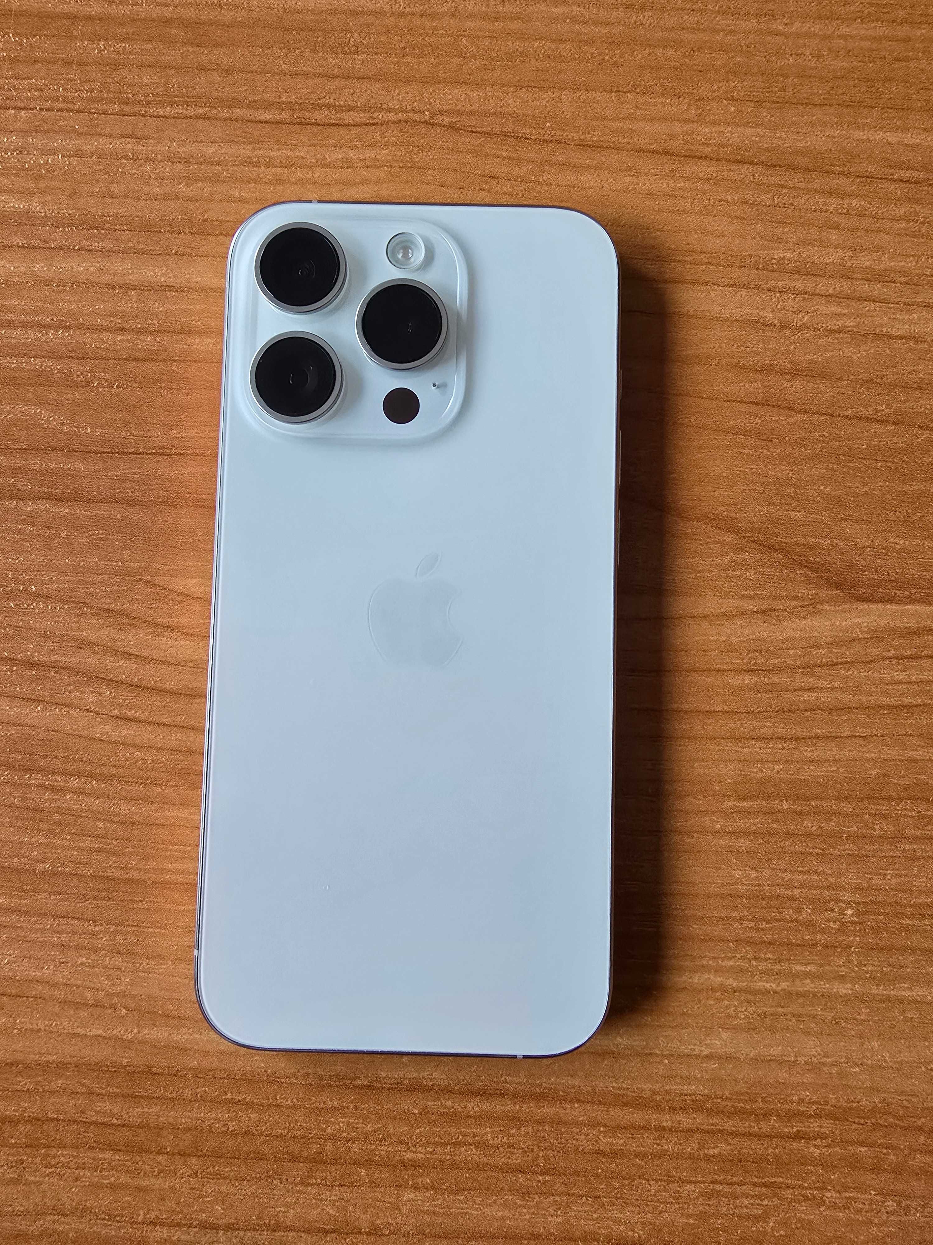 Продавам Iphone 15 Pro 256 GB,  е-сим