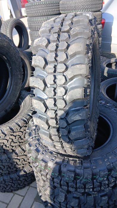 Anvelope pentru Jeep uri 250 RON bucata