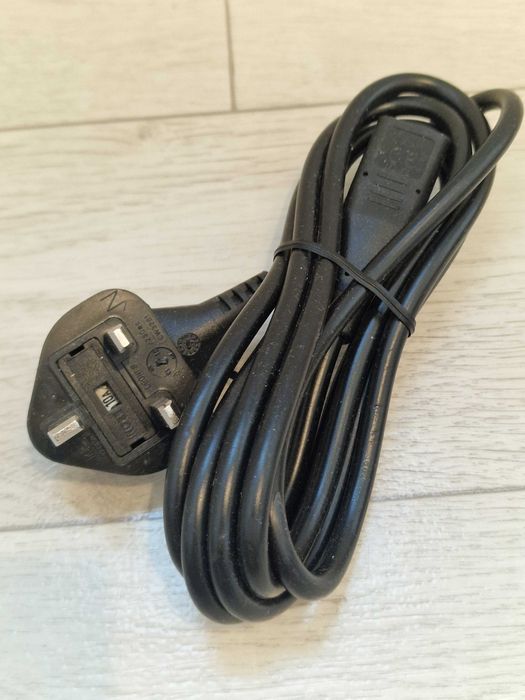 сетевой шнур питания с вилкой (тип G) 2 метра