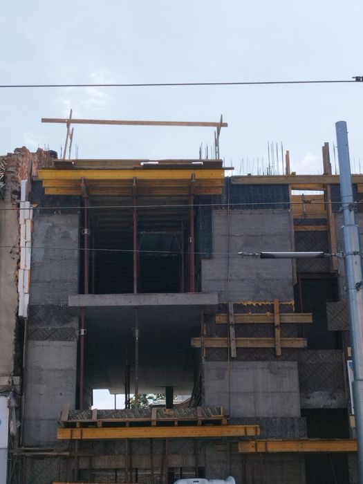 Продава се Тристаен апартамент в София, Център - 96 кв.м за 2146 €/кв.м - Снимка #2