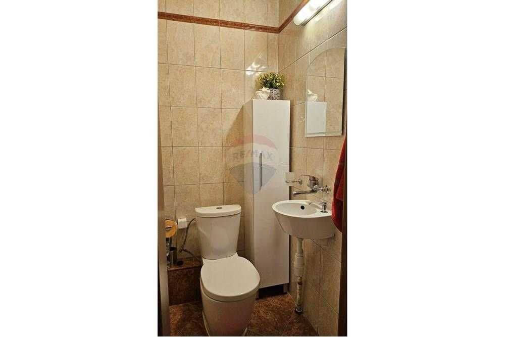 Продава се Тристаен апартамент в София, Витоша - 104 кв.м за 12 €/кв.м - Снимка #2