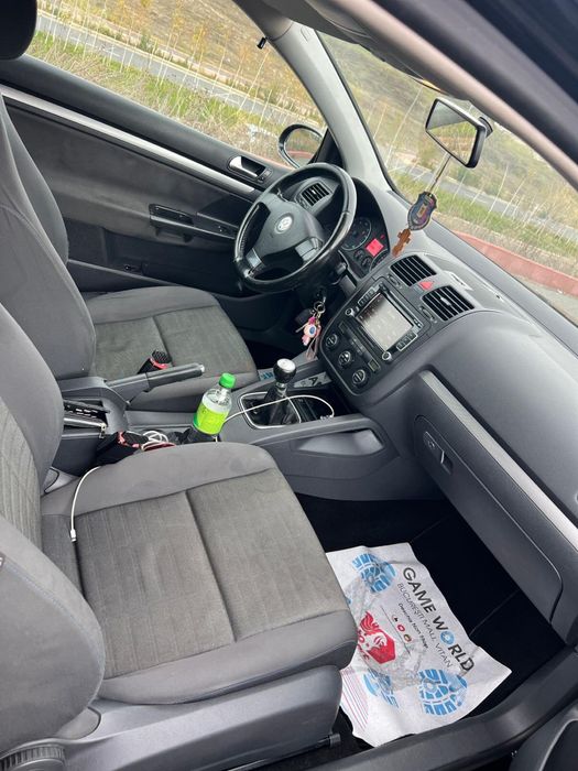 Vănd VW Golf 5 1.6 MPI GPL
