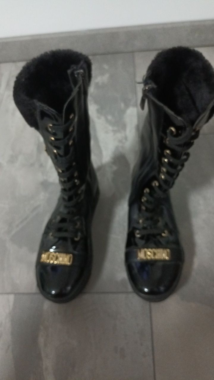 Ghete Moschino ieftine