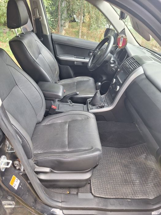 Vând Suzuki Grand Vitara  1.9 DDIS