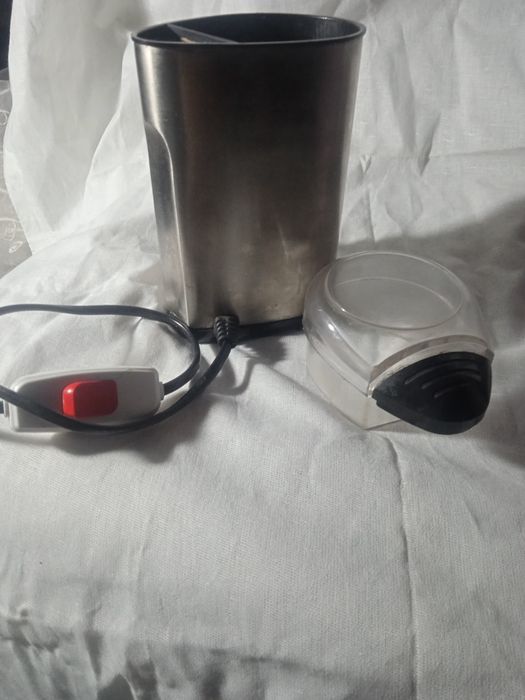 Кофемолка для кофе и специй.