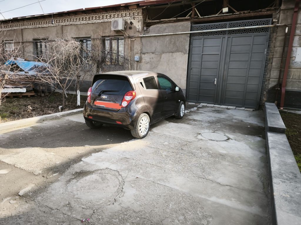 Лиманарияда Уй сотилади