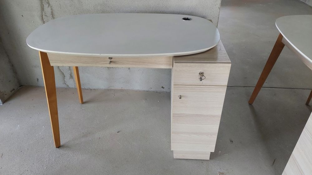 Mobilier magazin telefoane/amanet etc.