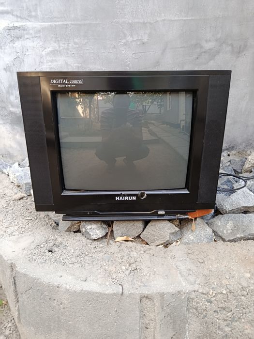 Телевизор маленький цветной