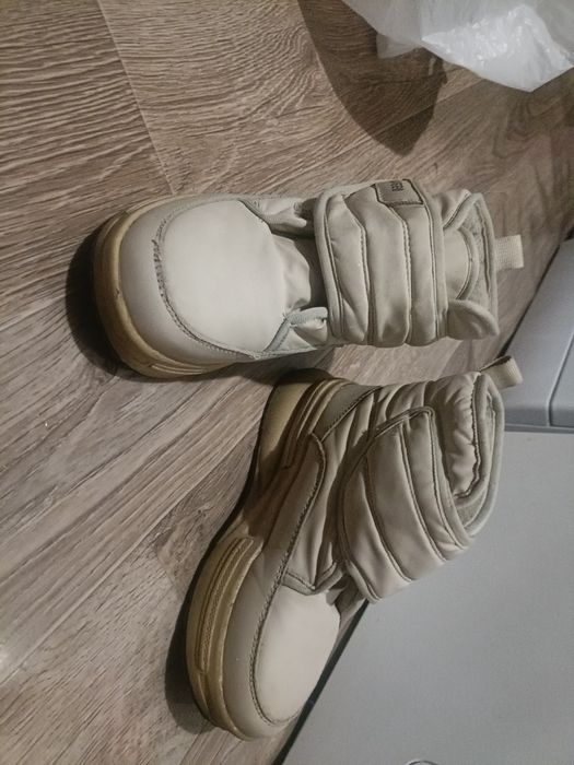 Продам срочно ботинки для девочек 33 размер 5000 в идеальном состоянии