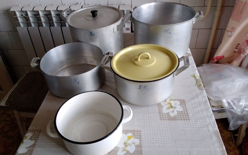 Продам кастрюли без крышек