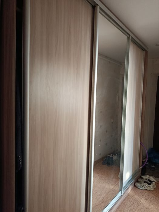 Срочно продам шкаф купе