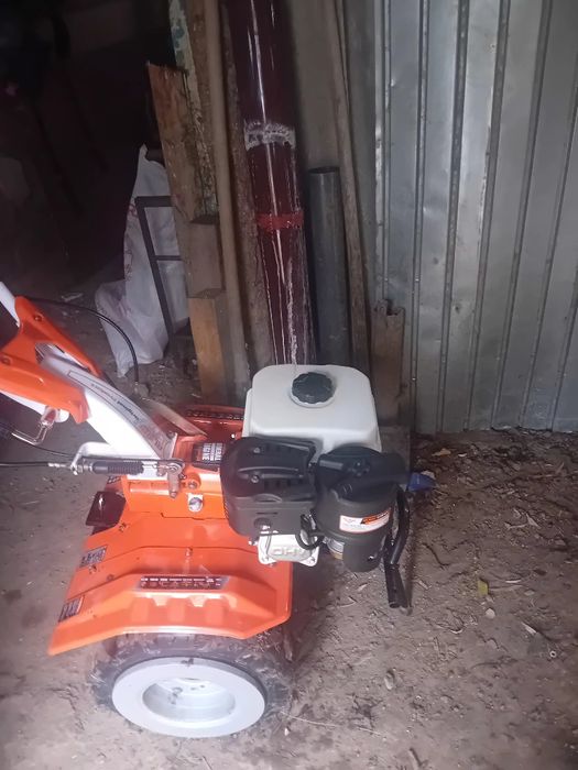 Vând motosapa agricola