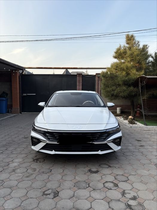 Hyundai Elantra 2024