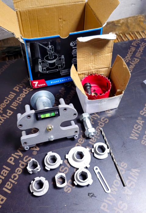 Юстировочная плита для установки линз на автомобиль