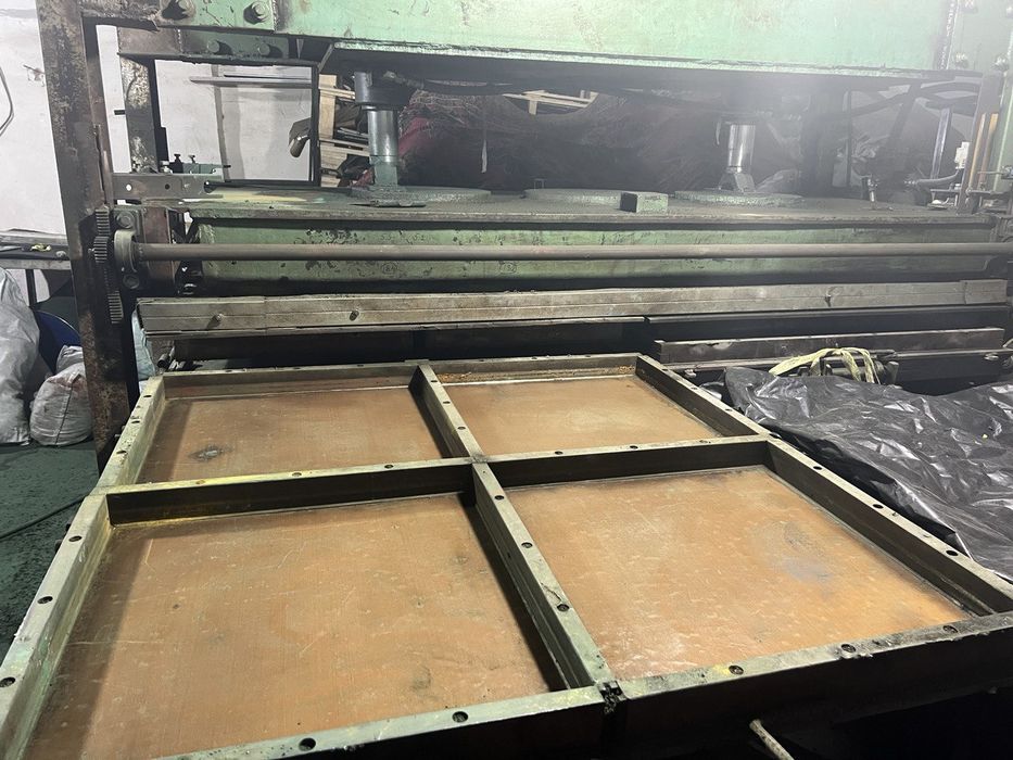 Gidravlika pirs forma sotiladi ishlab turgan tent shit mator nasos ham