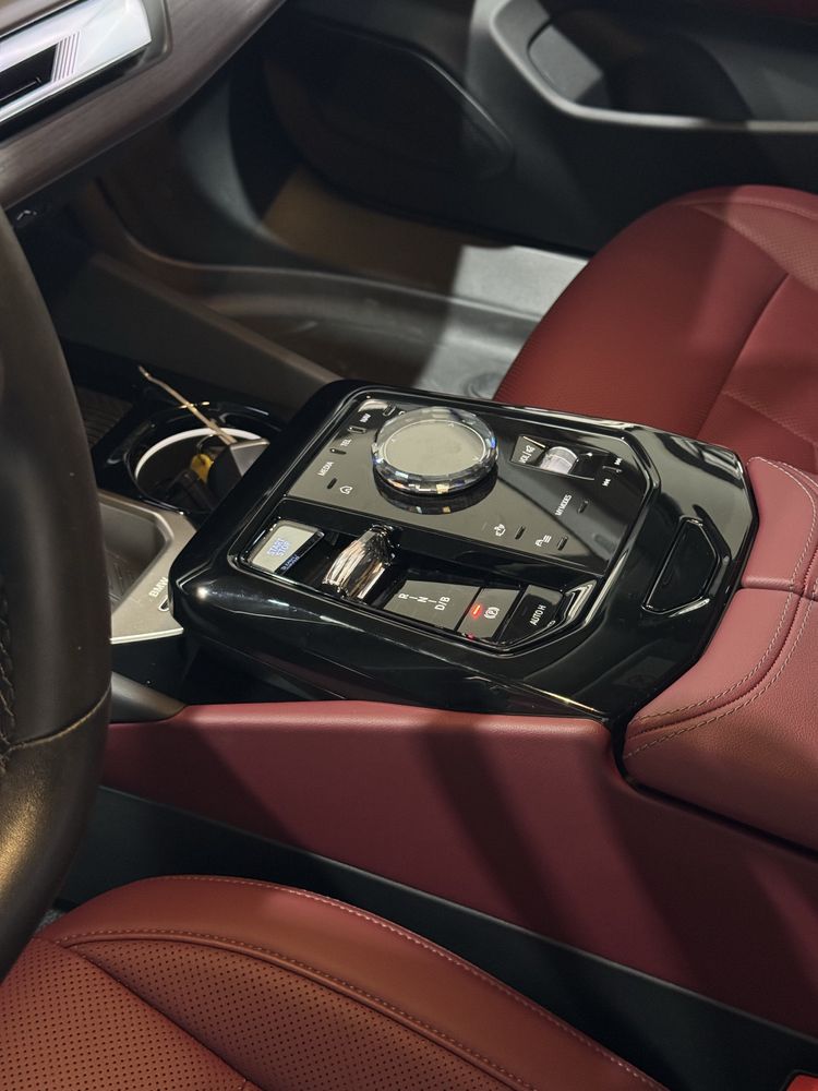 BMW I5 35L 2025 год