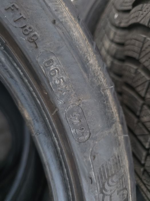 2бр Летни гуми 235 40 18 - Michelin