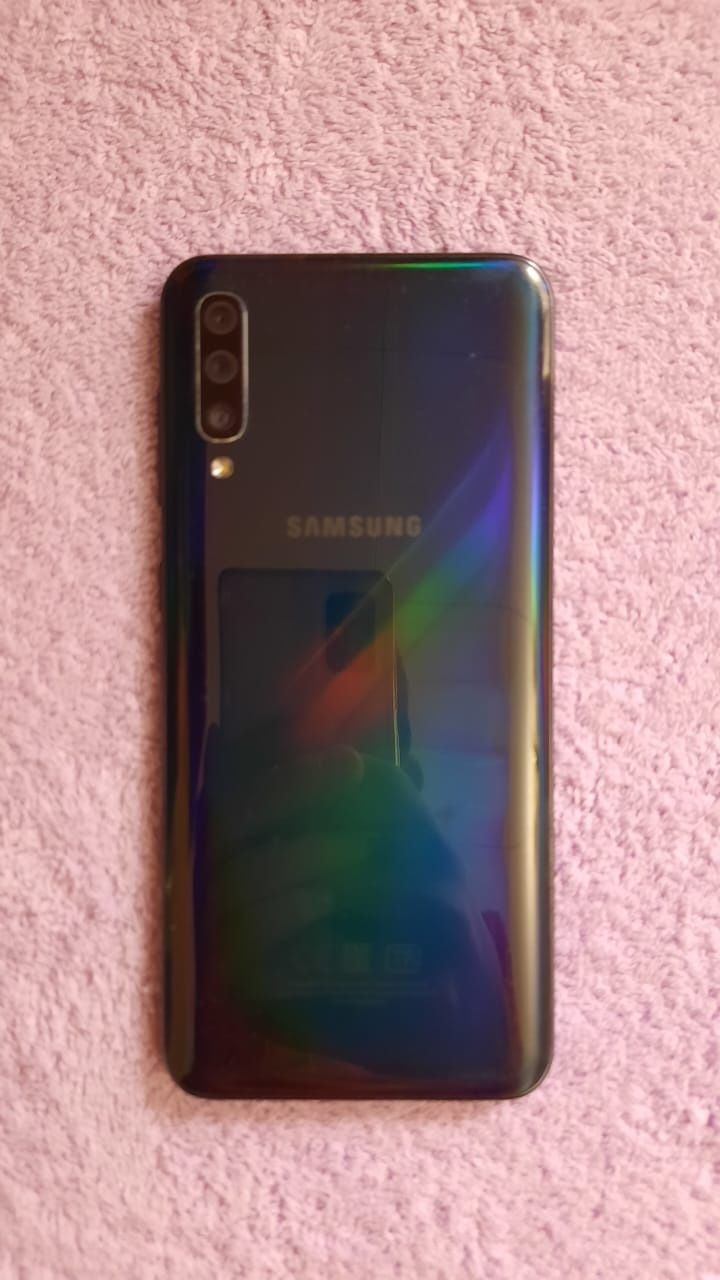 Продам Samsung A50