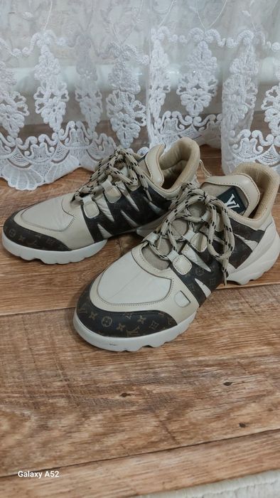 Продаётся кроссовка