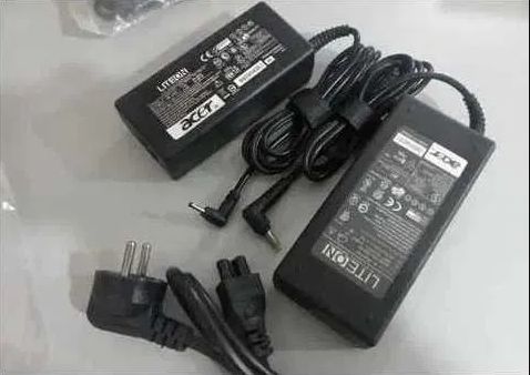 от ACER зарядка на разные гнёзда, блок питания на ноутбук и шнур.